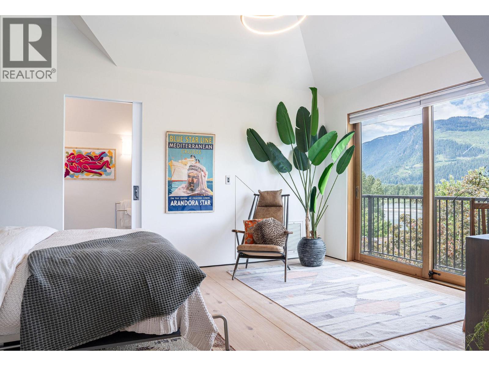 805 & 815 Mackenzie Avenue, Revelstoke