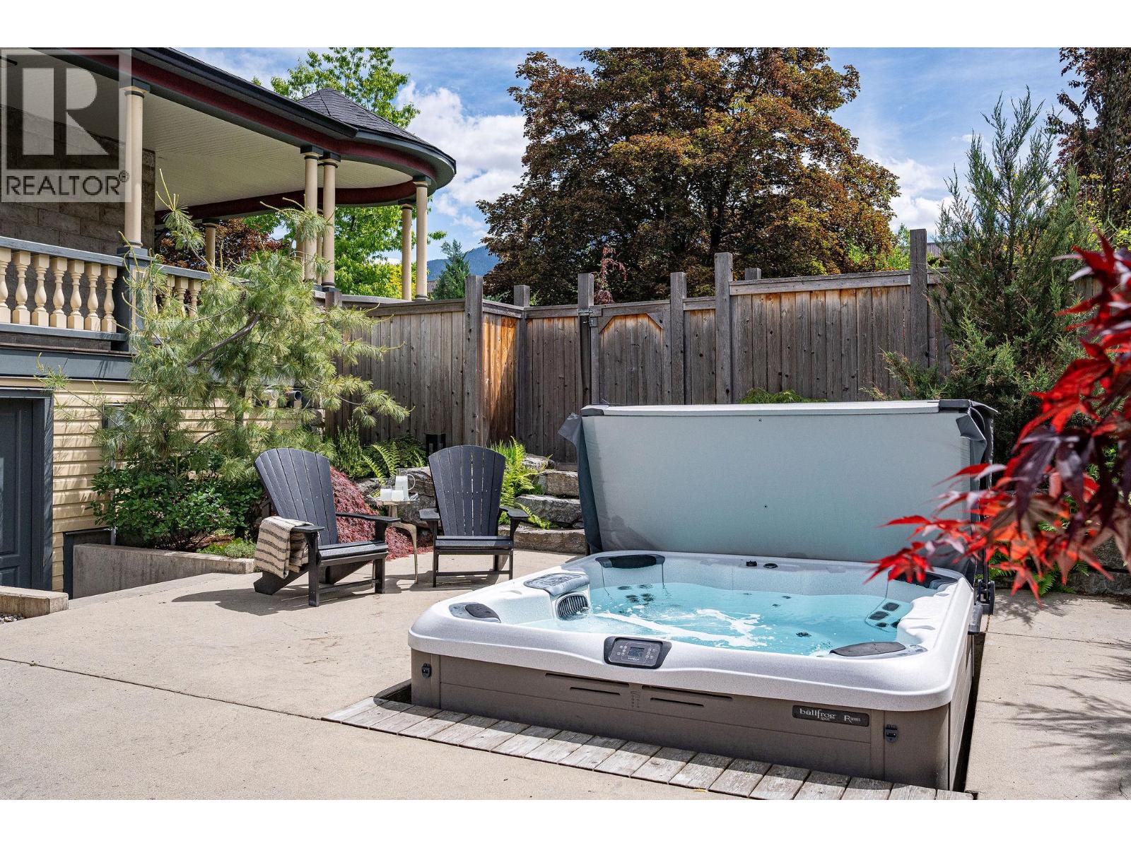 805 & 815 Mackenzie Avenue, Revelstoke