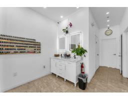 102 358 175a Street, Surrey, BC V3Z6S7 Photo 12