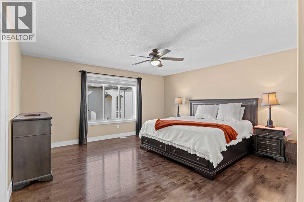 Single Family House for Sale in  Sherwood Boulevard NW Sherwood Calgary 