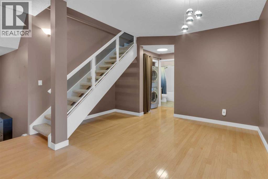 Single Family House Multi-level for Sale in   Parkdale Boulevard NW Parkdale Calgary 