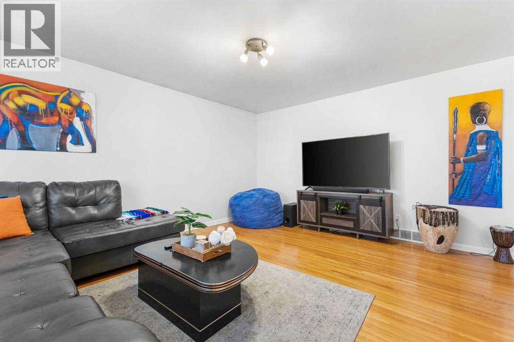 Single Family House Bungalow for Sale in   Street NE Mayland Heights Calgary 