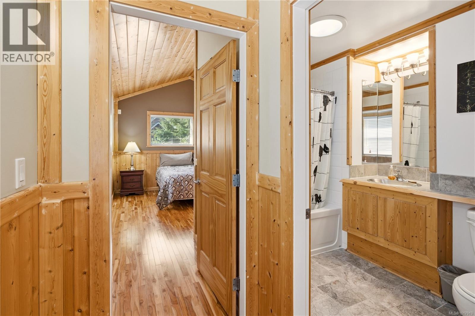 265 Boardwalk Blvd, Ucluelet