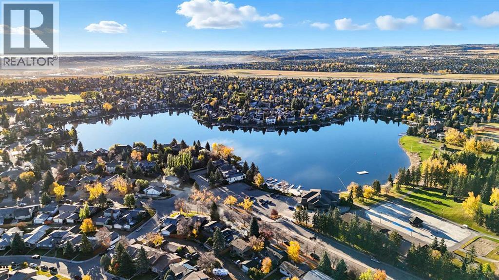 Single Family House Bi-level for Sale in  Sunvale Crescent SE Sundance Calgary 