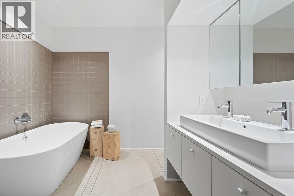 4166 ROSE CRESCENT, West Vancouver