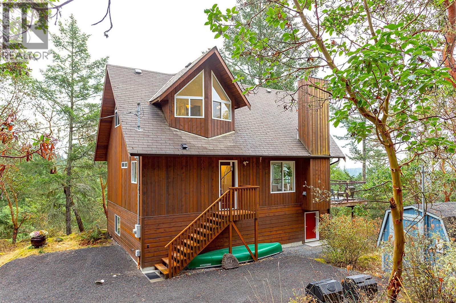  3715 Munn Road, Highlands