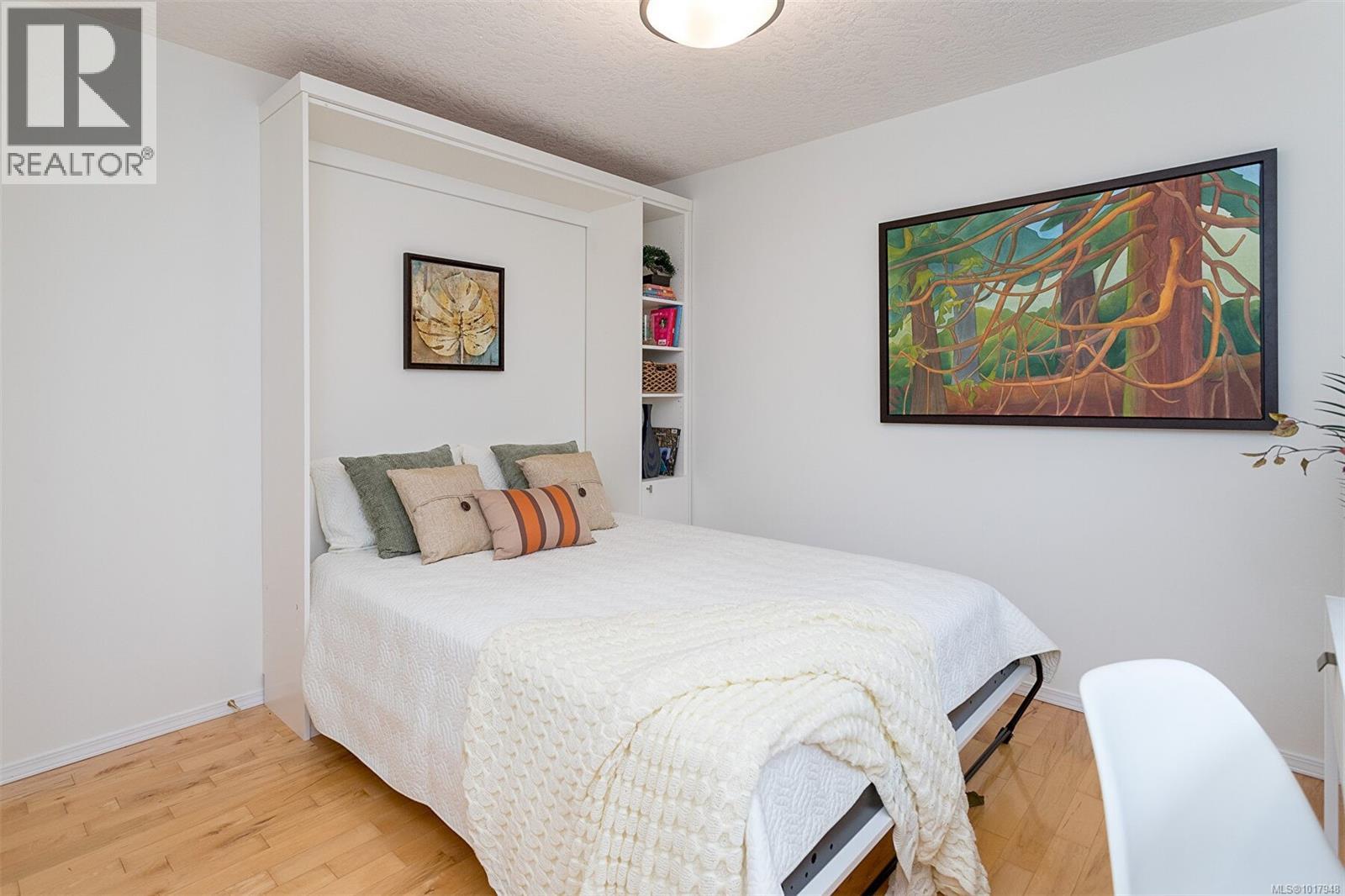  3715 Munn Road, Highlands