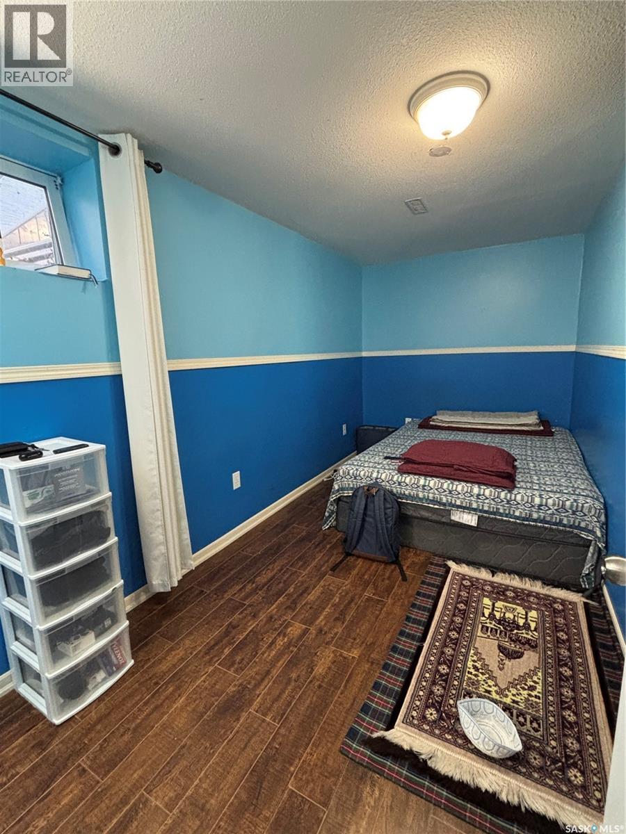 Single Family House Bungalow for Sale in  Avondale ROAD Saskatoon 