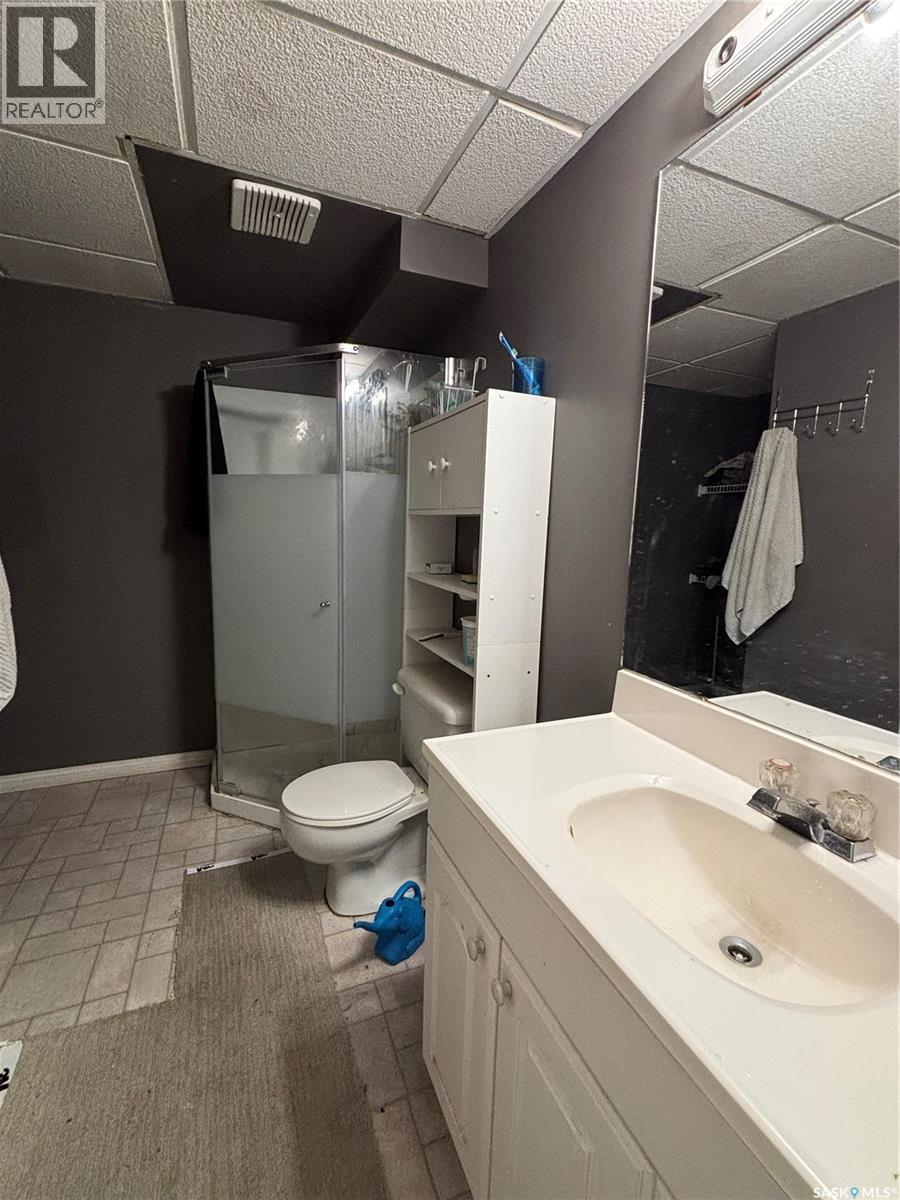 Single Family House Bungalow for Sale in  Avondale ROAD Saskatoon 