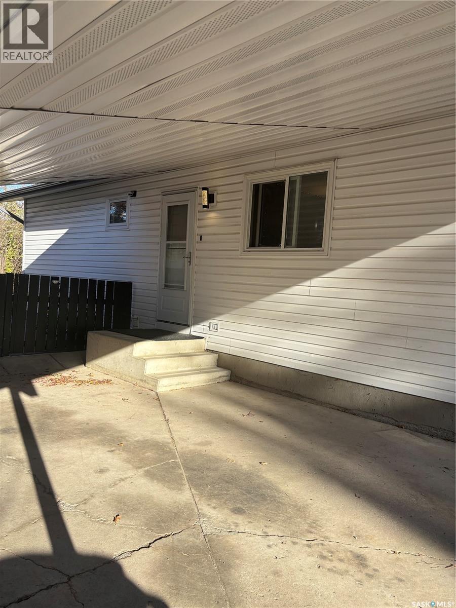 Single Family House Bungalow for Sale in  Avondale ROAD Saskatoon 