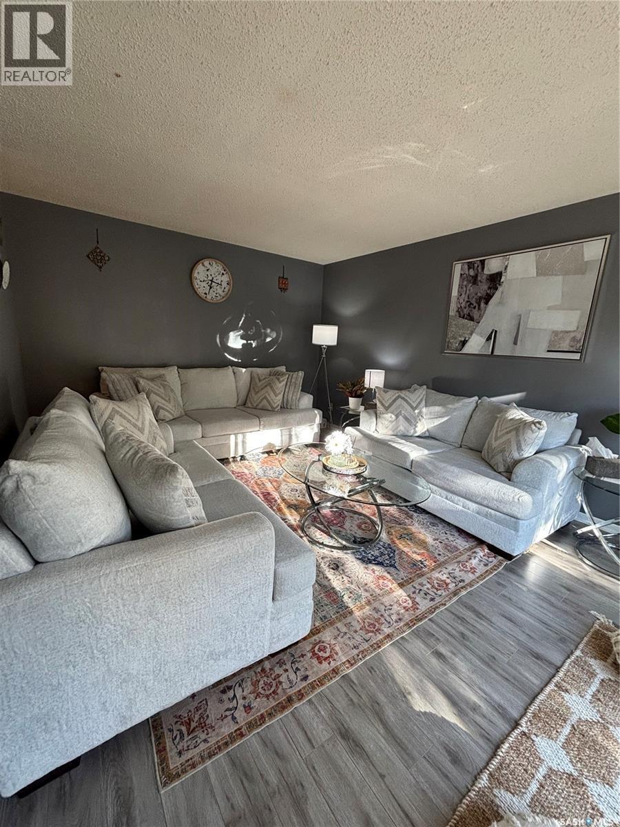 Single Family House Bungalow for Sale in  Avondale ROAD Saskatoon 