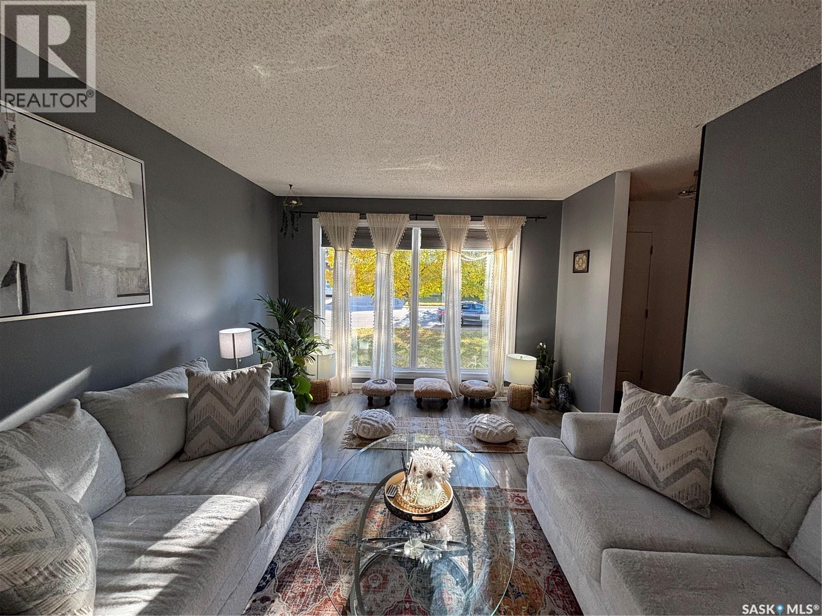 Single Family House Bungalow for Sale in  Avondale ROAD Saskatoon 