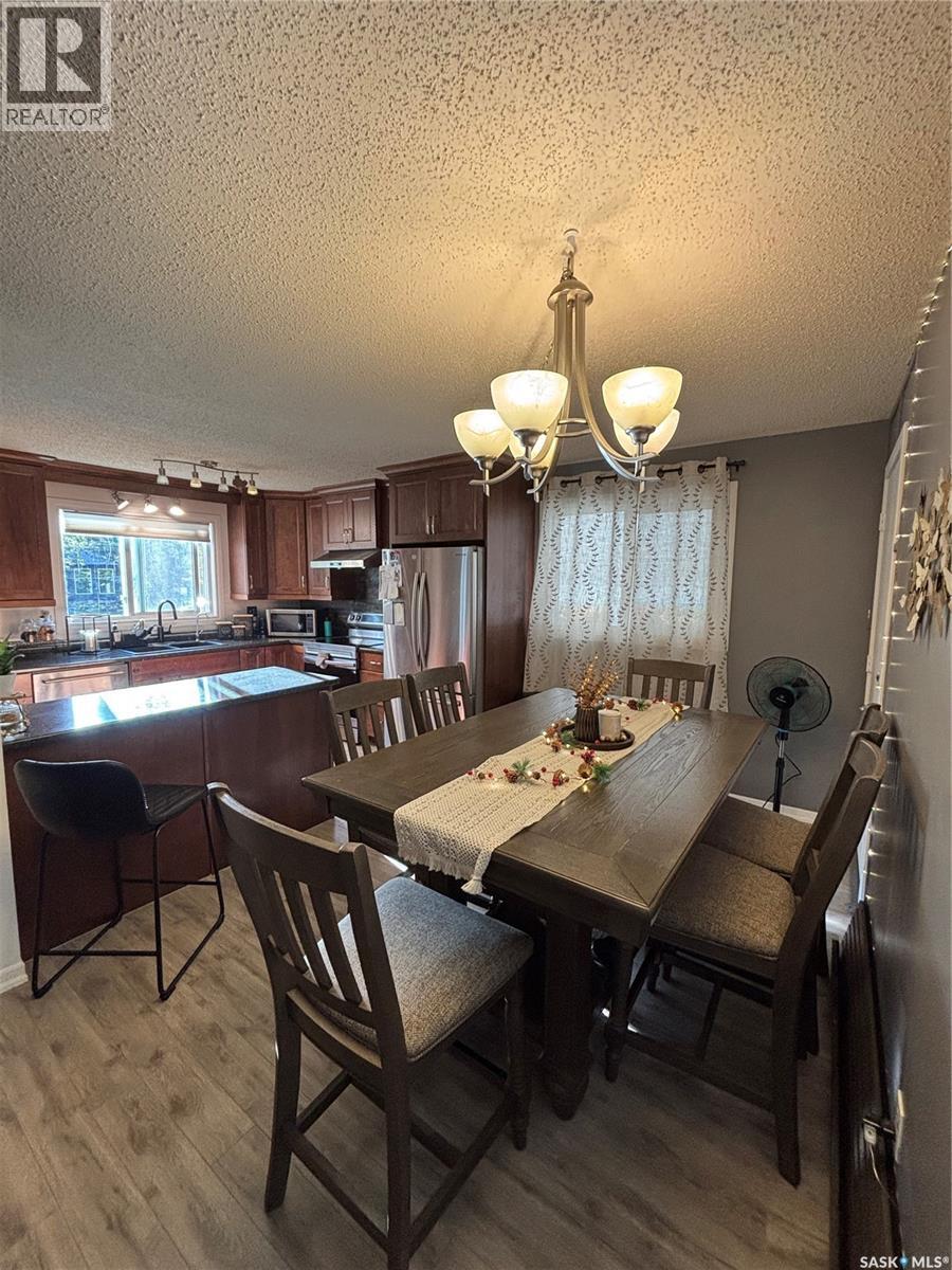 Single Family House Bungalow for Sale in  Avondale ROAD Saskatoon 