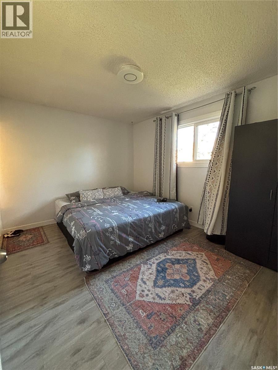 Single Family House Bungalow for Sale in  Avondale ROAD Saskatoon 