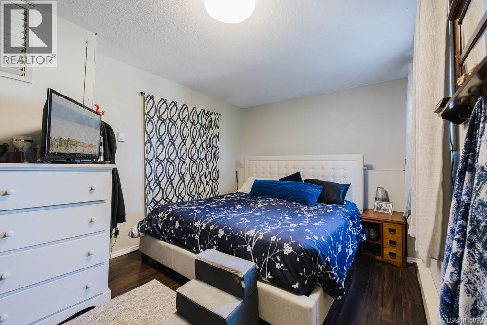  997 Karen Crescent, Saanich