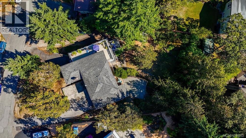  997 Karen Crescent, Saanich