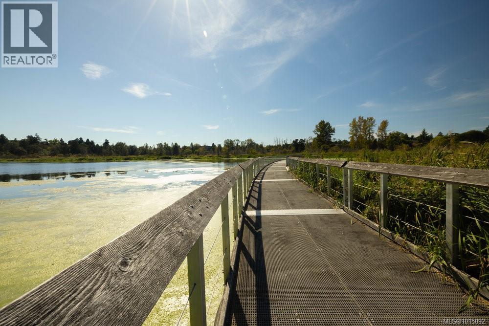  997 Karen Crescent, Saanich