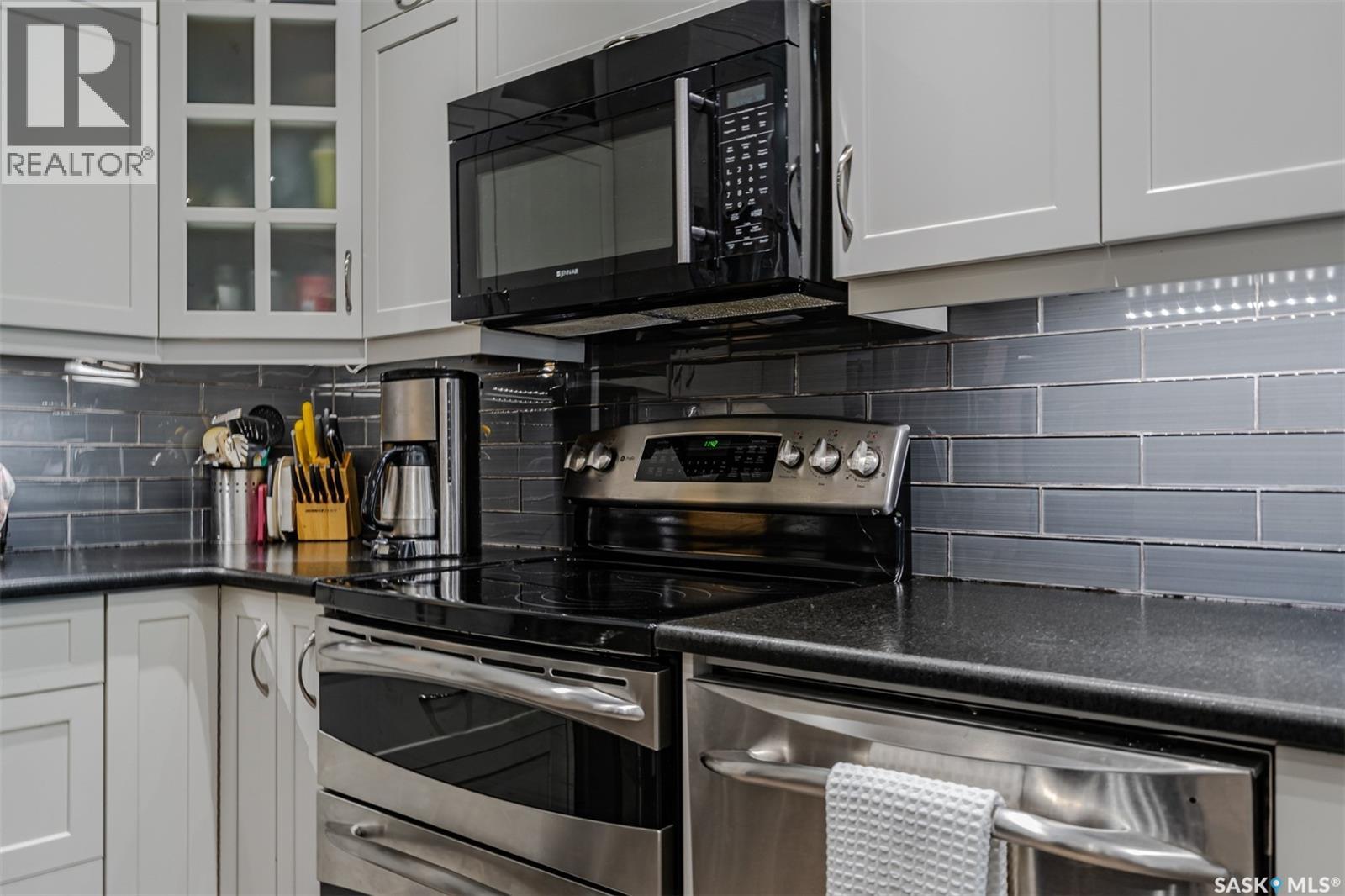 Single Family House 2 Level for Sale in   Heritage CRESCENT Saskatoon 