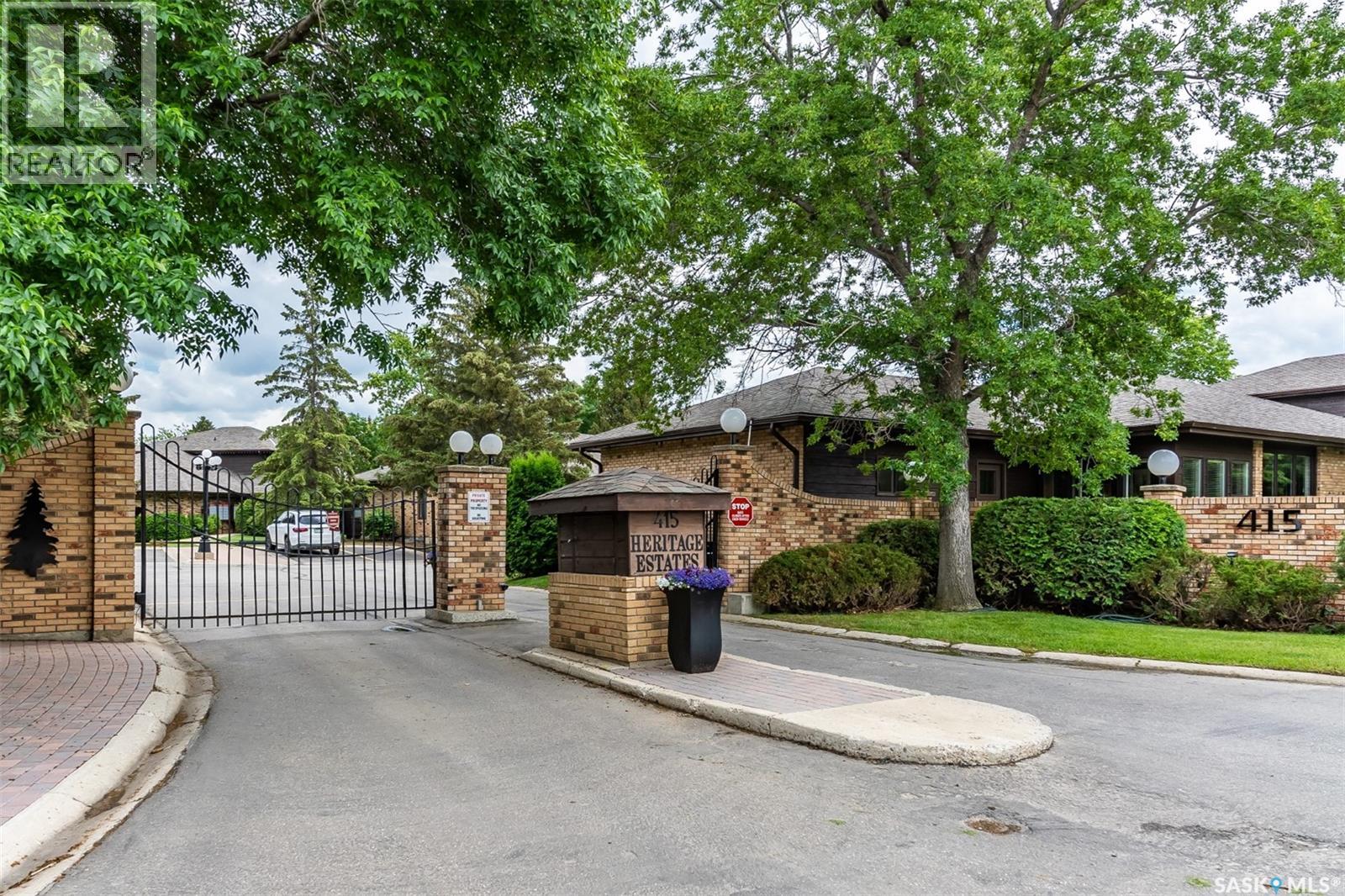 Single Family House 2 Level for Sale in   Heritage CRESCENT Saskatoon 