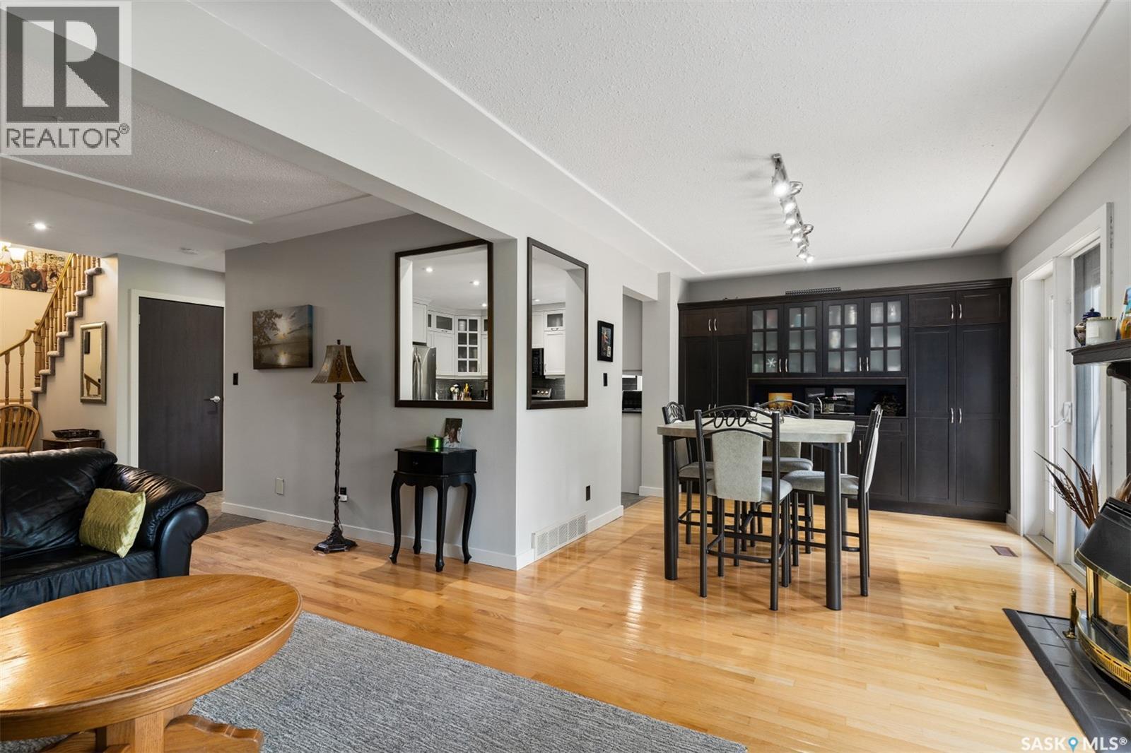 Single Family House 2 Level for Sale in   Heritage CRESCENT Saskatoon 