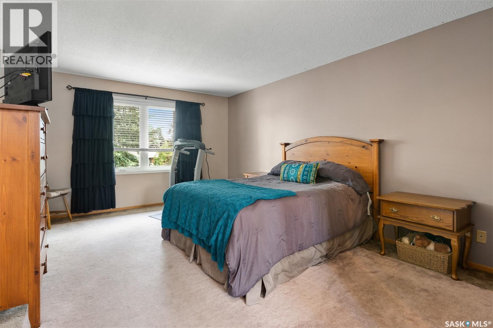 Single Family House 2 Level for Sale in   Heritage CRESCENT Saskatoon 