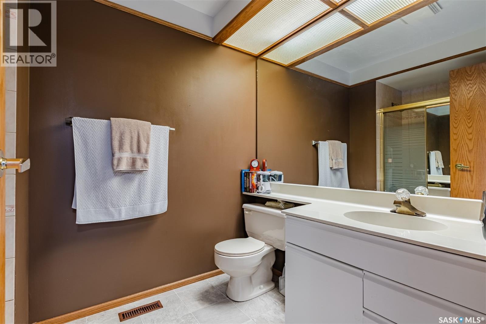 Single Family House 2 Level for Sale in   Heritage CRESCENT Saskatoon 