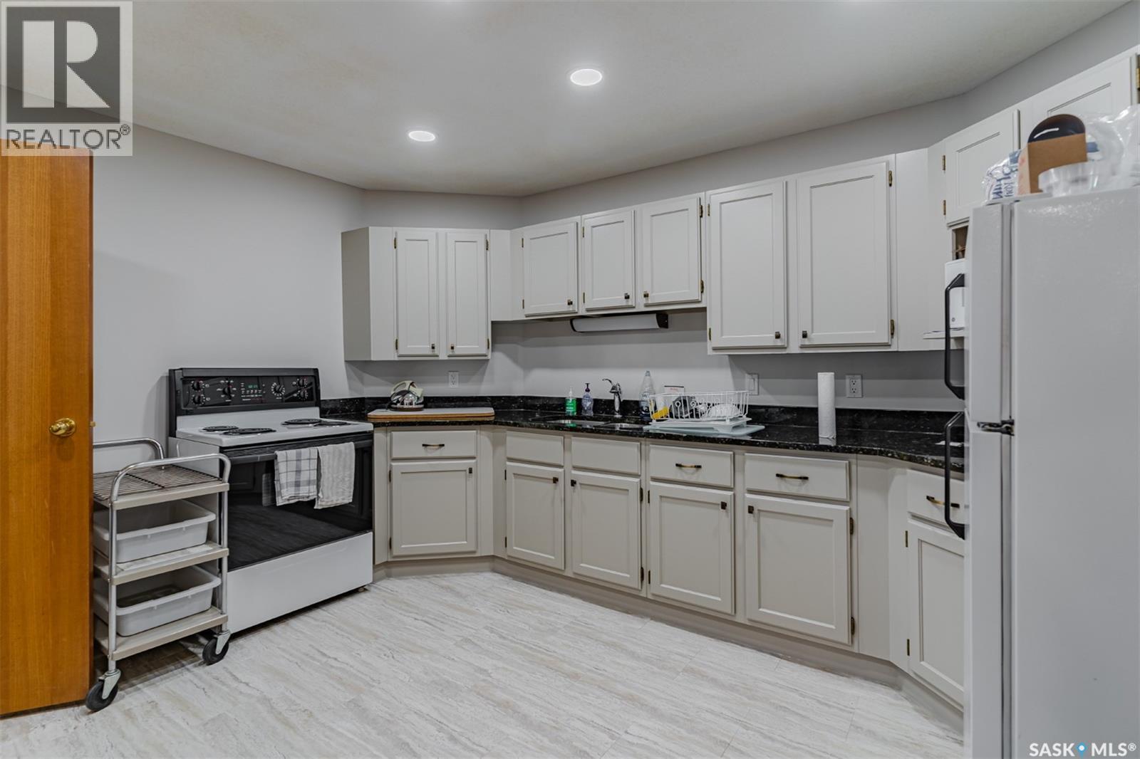 Single Family House 2 Level for Sale in   Heritage CRESCENT Saskatoon 