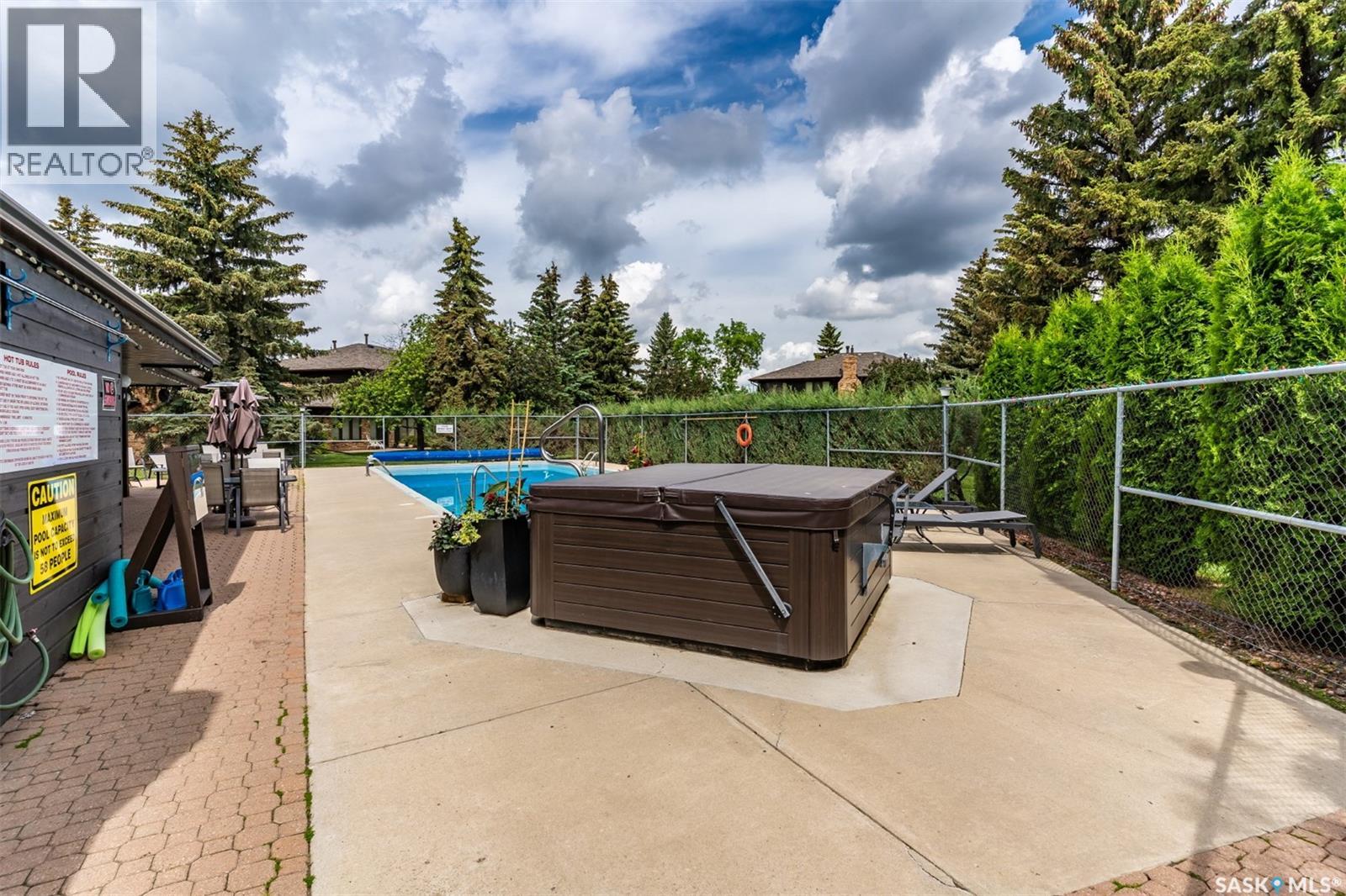 Single Family House 2 Level for Sale in   Heritage CRESCENT Saskatoon 