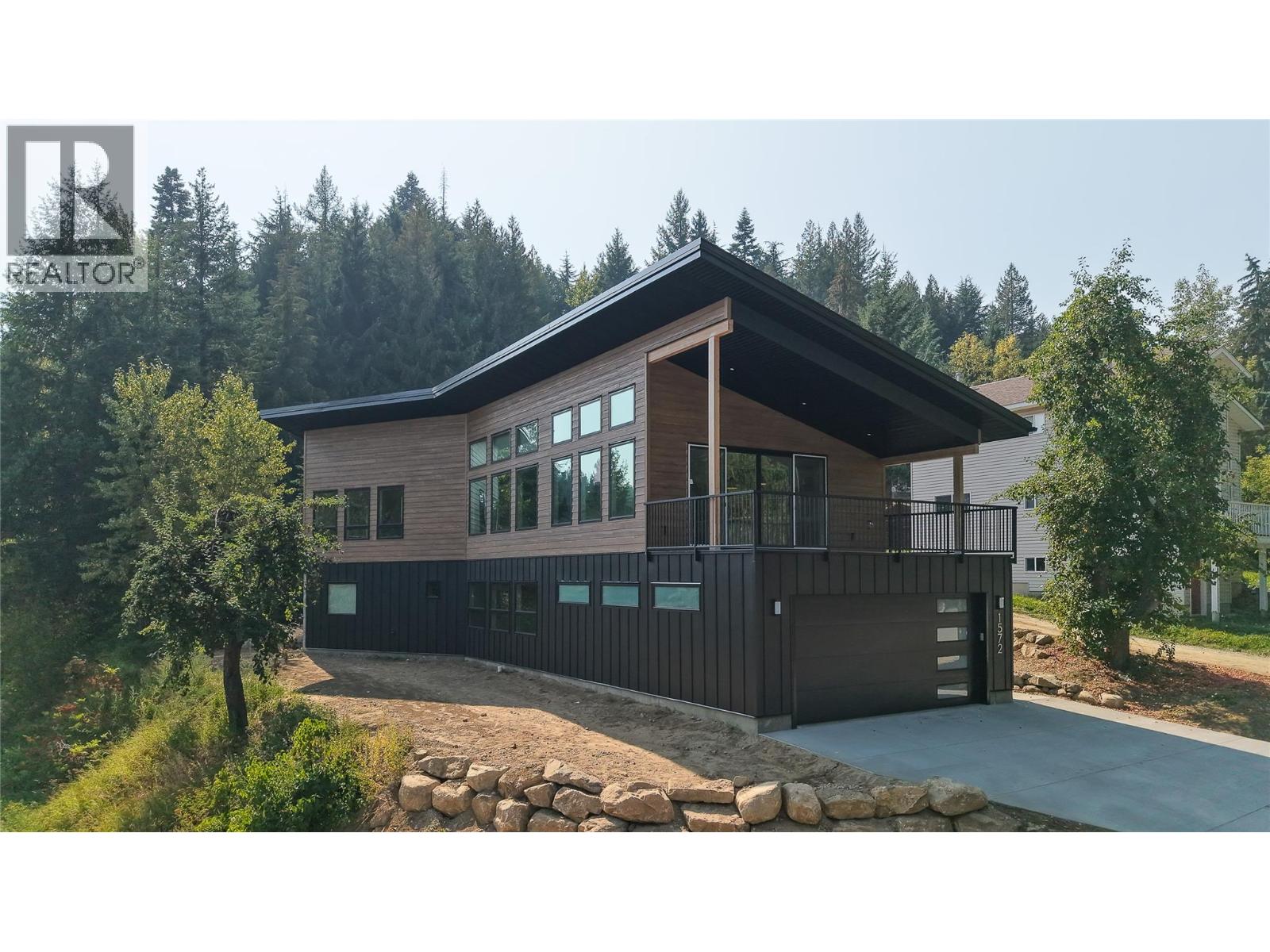 1572 Treadwell Street, Rossland