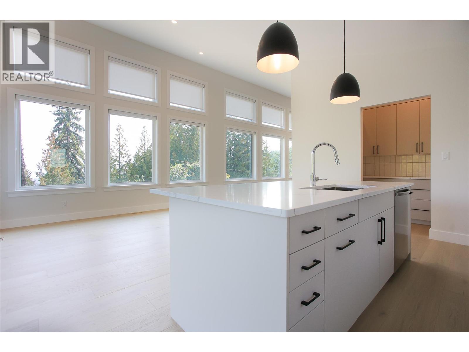 1572 Treadwell Street, Rossland