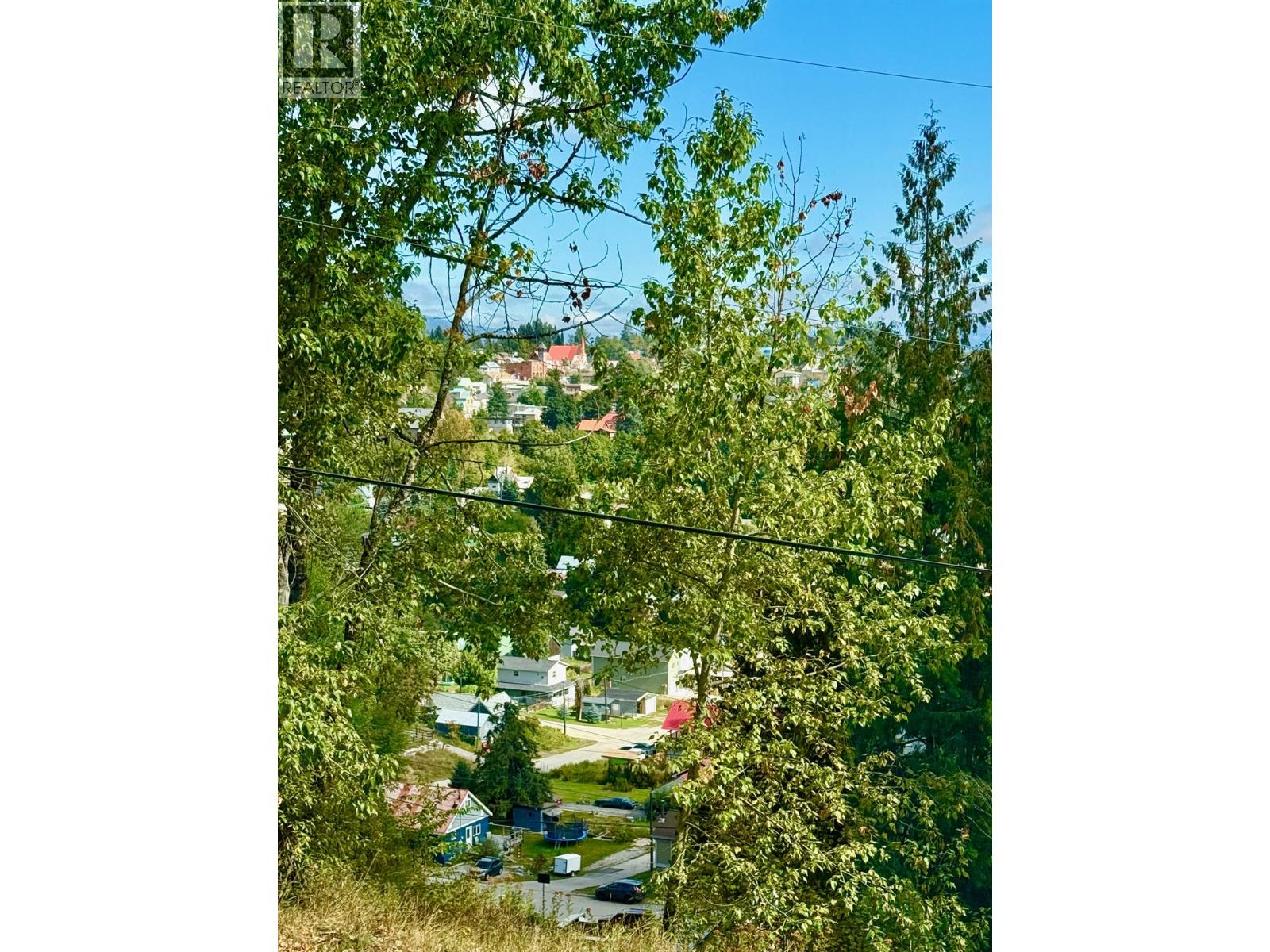 1572 Treadwell Street, Rossland
