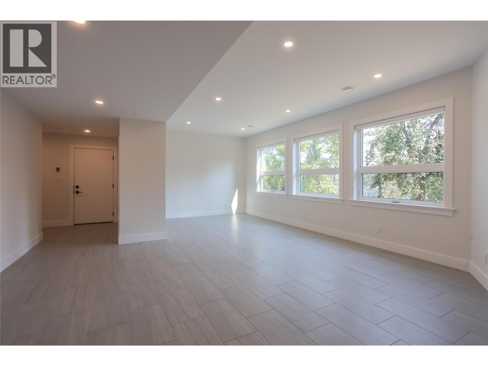 1572 Treadwell Street, Rossland