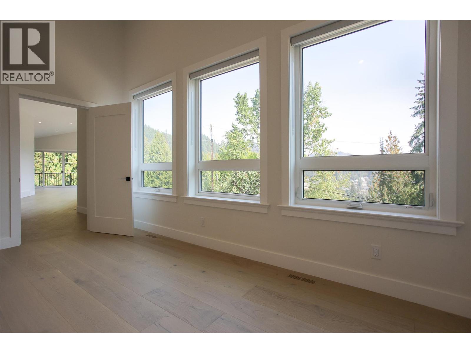 1572 Treadwell Street, Rossland