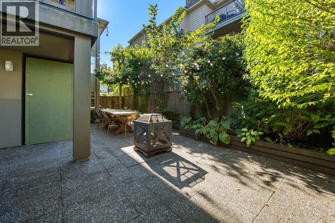 104 925 W 15TH AVENUE, Vancouver