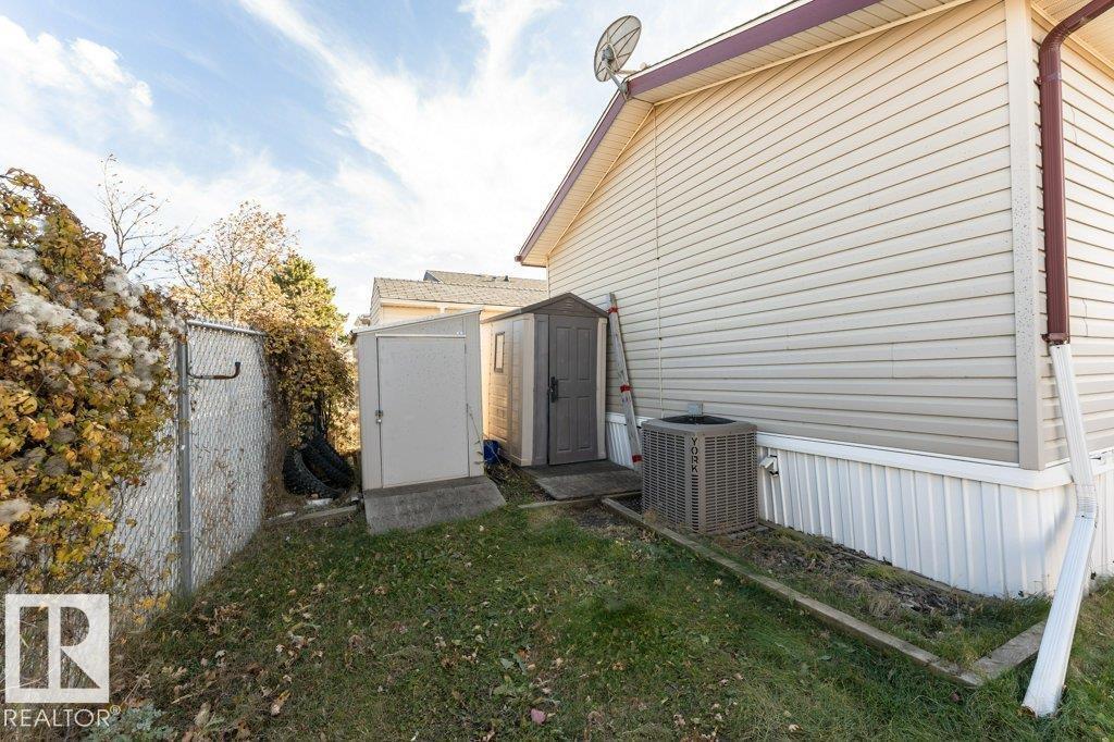 320 Maple Wood DR NW, Edmonton