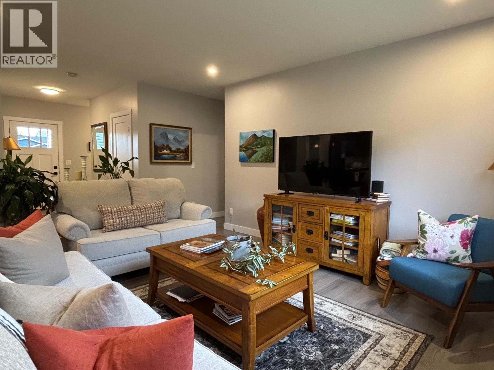 5234 SMITH Avenue, Terrace