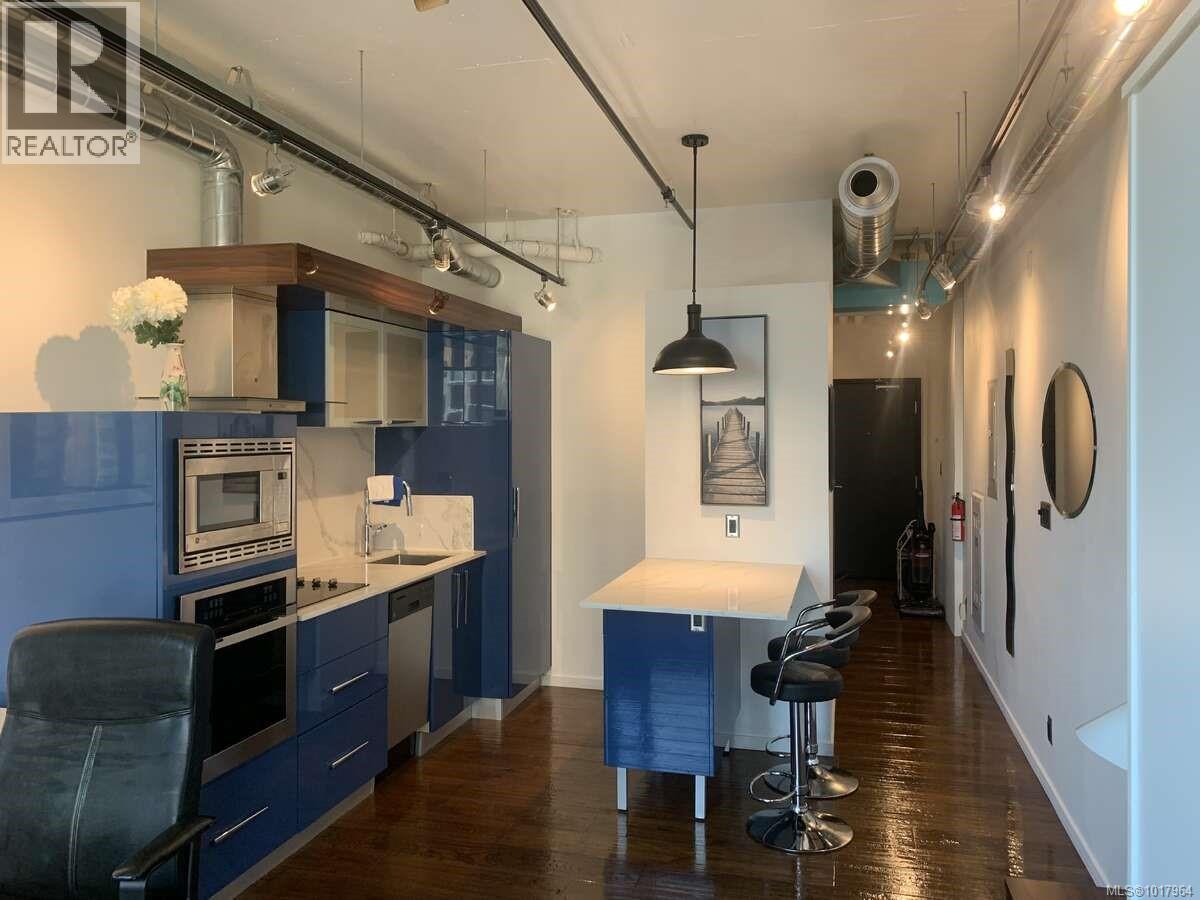 #605 1029 View St - 2