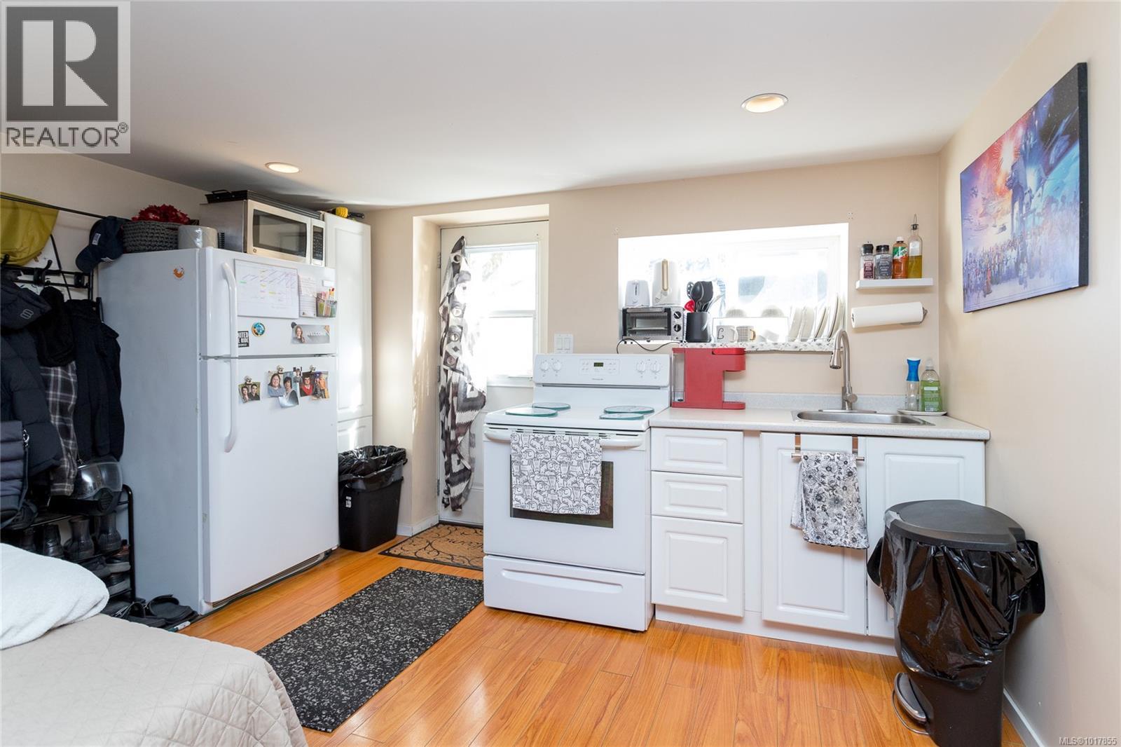  3359 Summerhill Crescent, Colwood