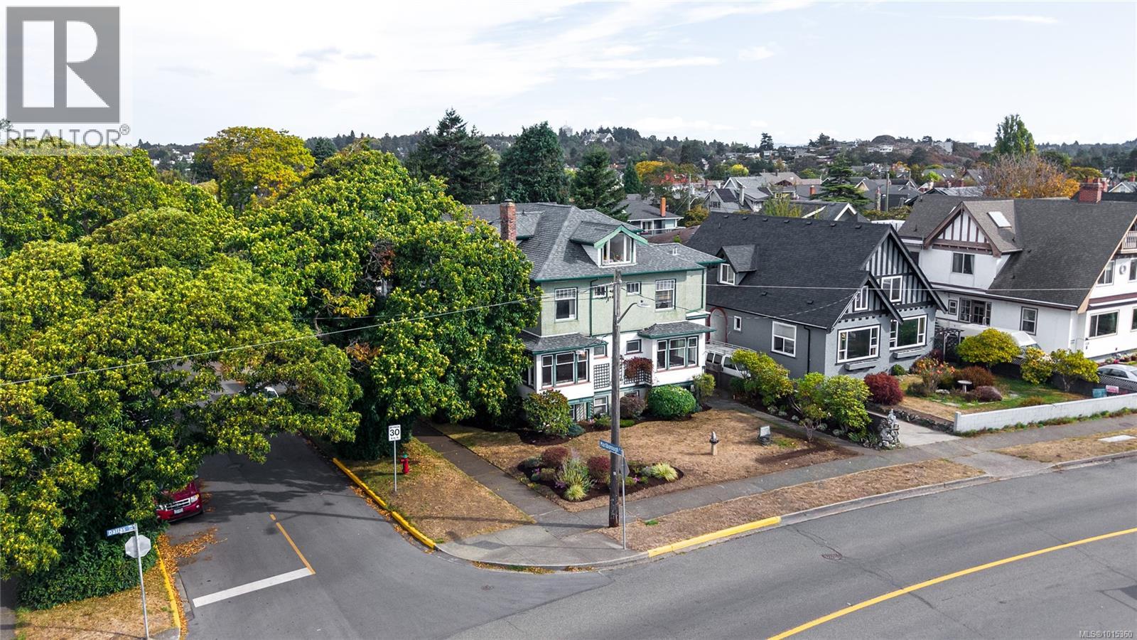 1124 Dallas Road, Victoria