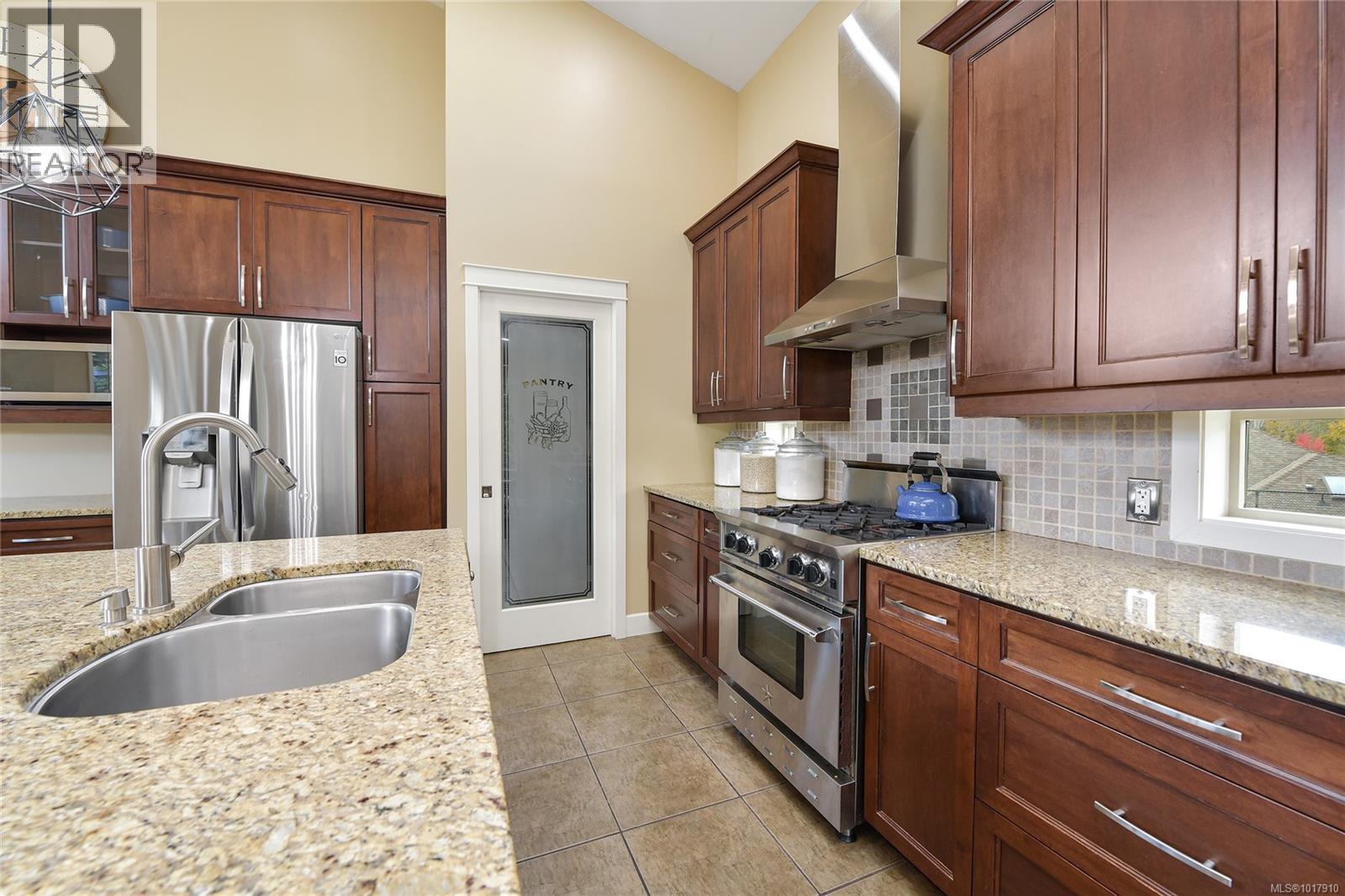 601 Sentinel Dr, Mill Bay