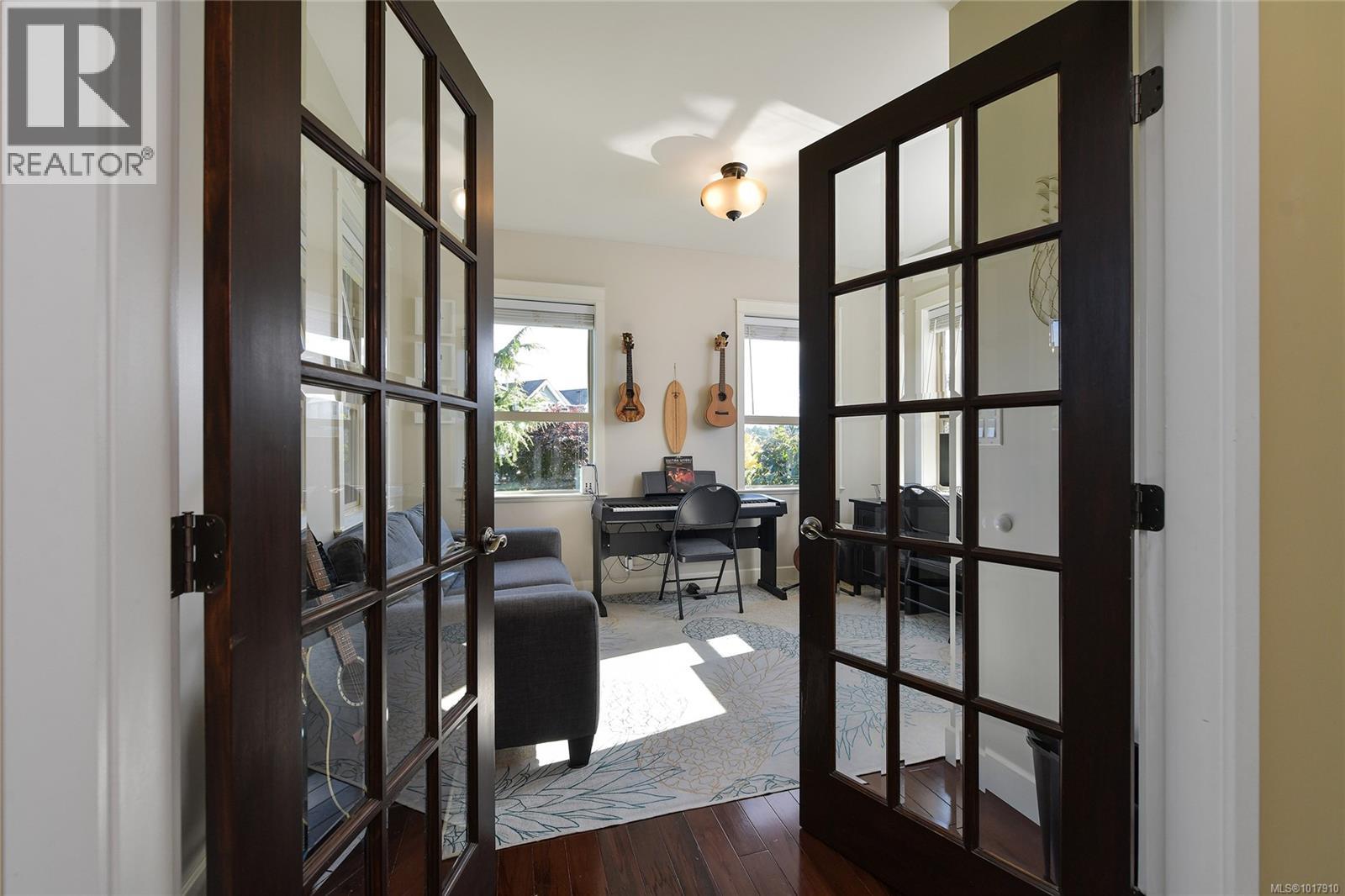 601 Sentinel Dr, Mill Bay