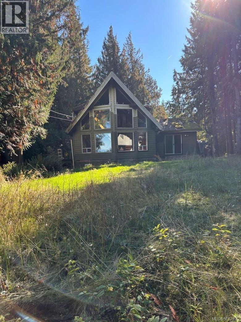 720 Spider Lake Rd, Qualicum Beach