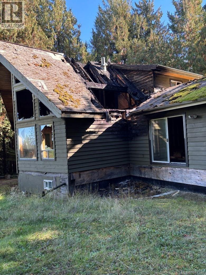 720 Spider Lake Rd, Qualicum Beach