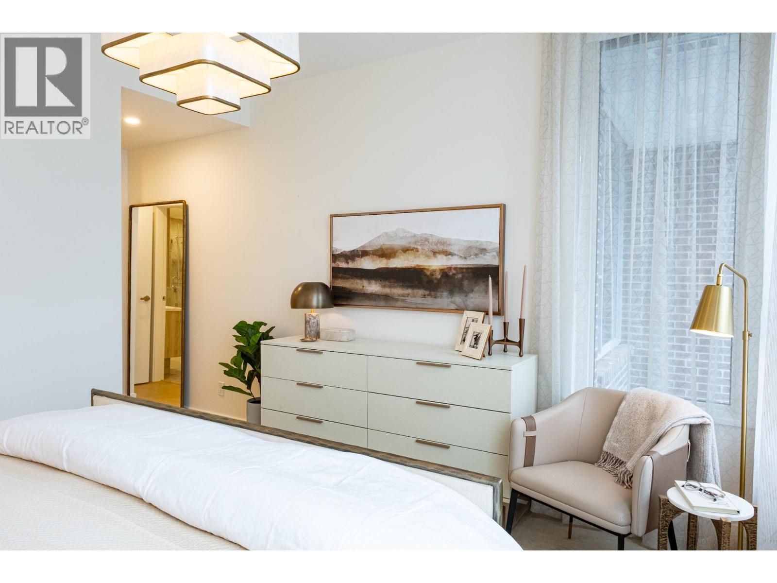 TH4 423 6TH STREET, West Vancouver