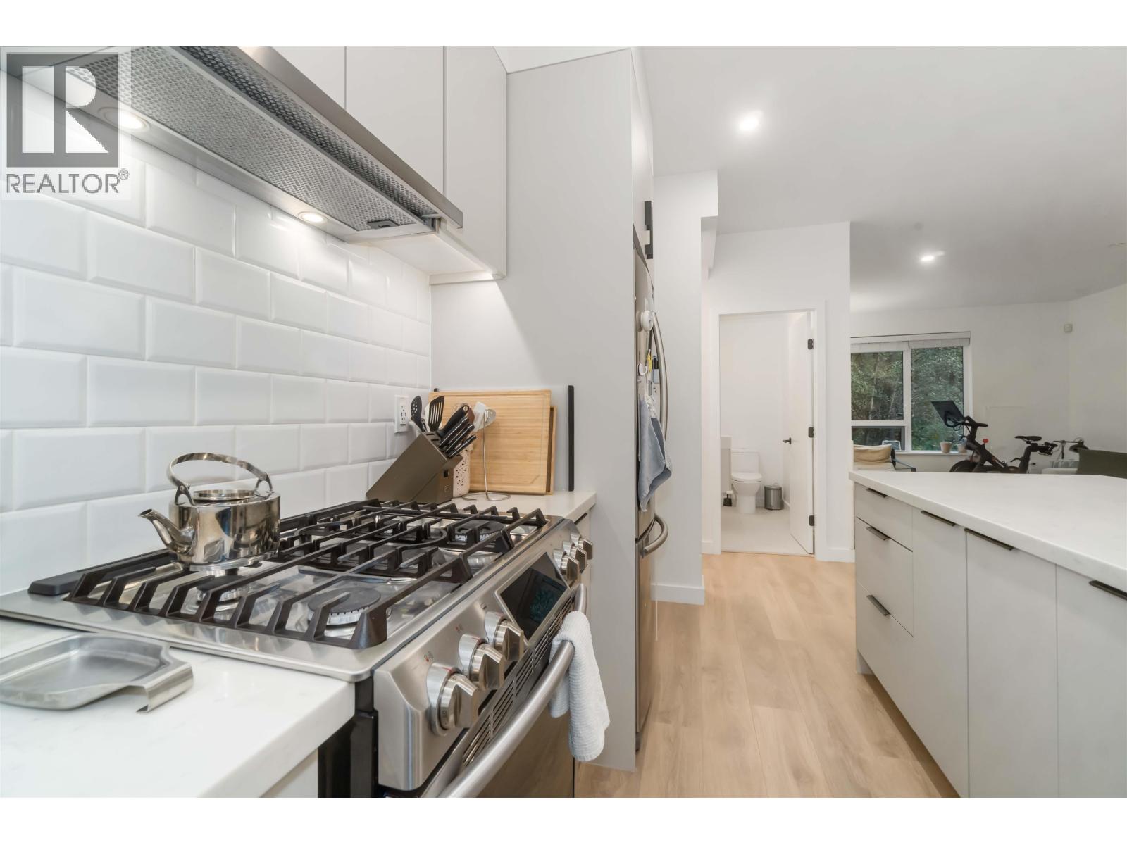 505 3105 ST GEORGE STREET, Port Moody