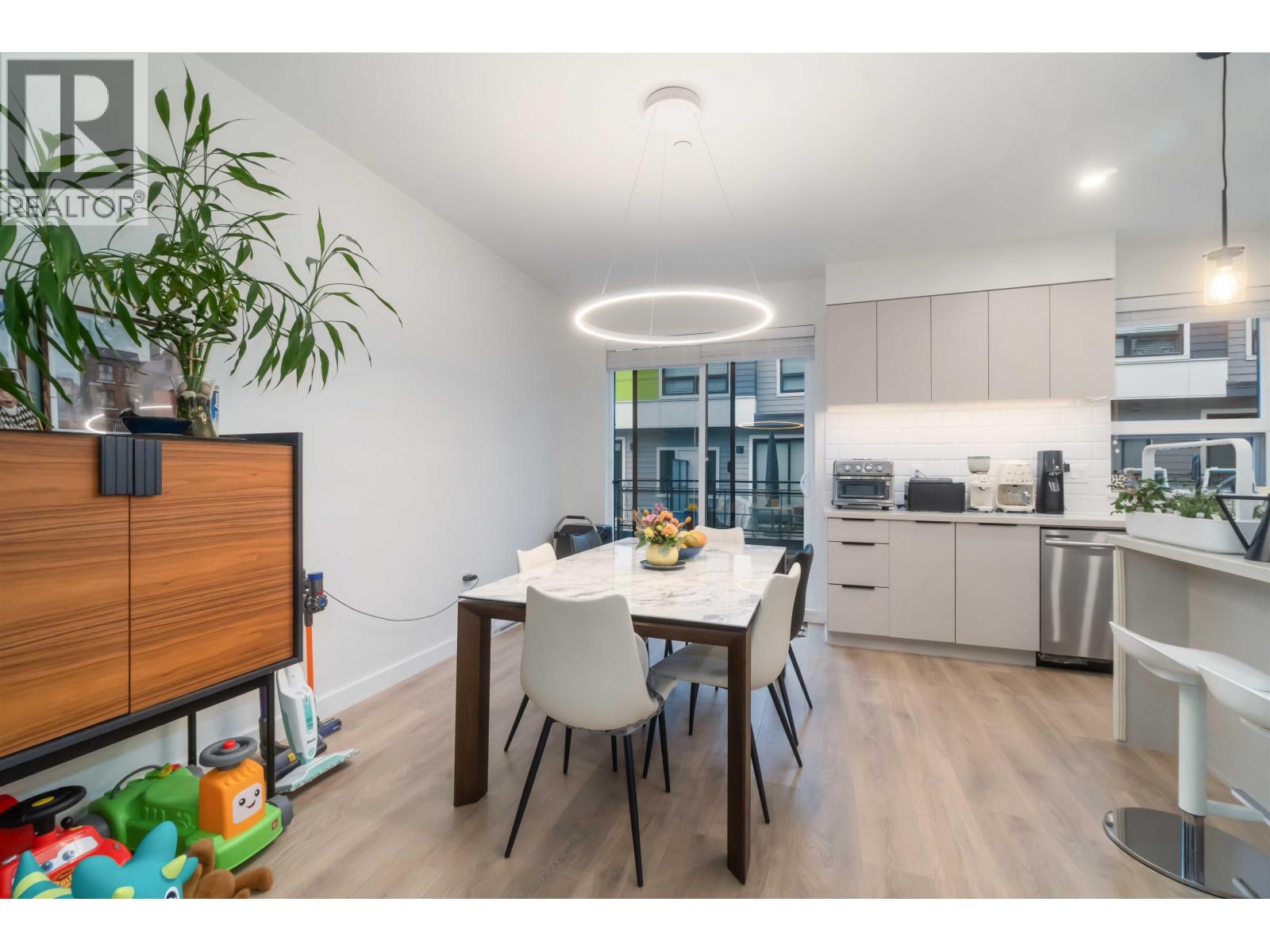 505 3105 ST GEORGE STREET, Port Moody