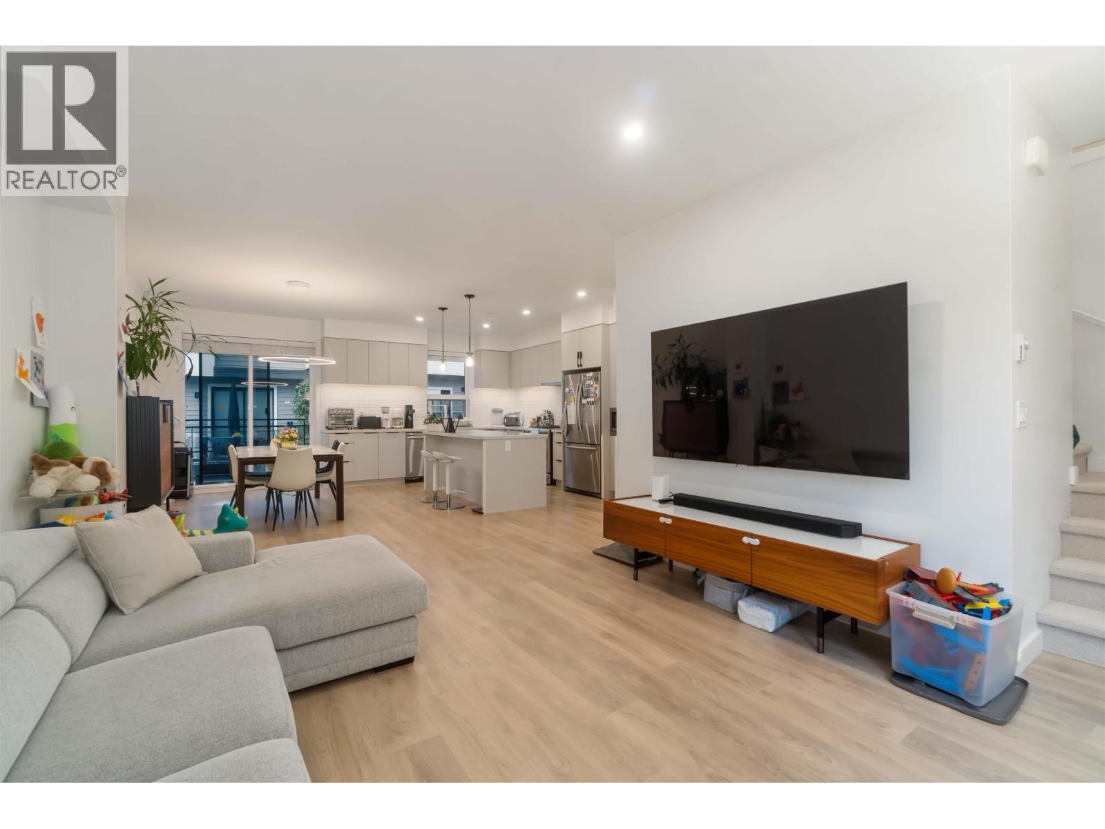 505 3105 ST GEORGE STREET, Port Moody