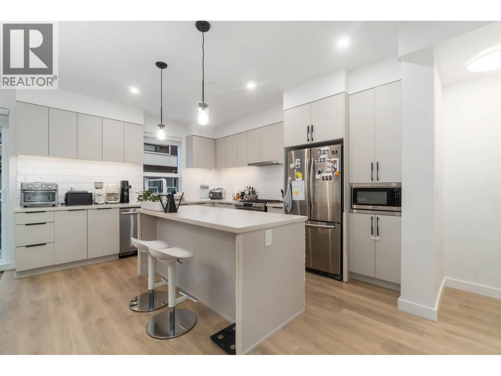 505 3105 ST GEORGE STREET, Port Moody