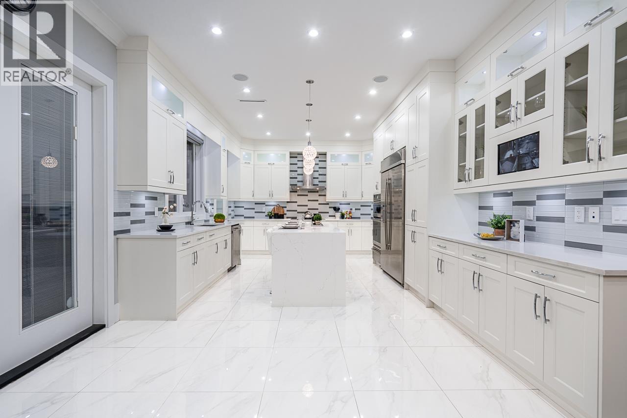 8433 10TH AVENUE, Burnaby