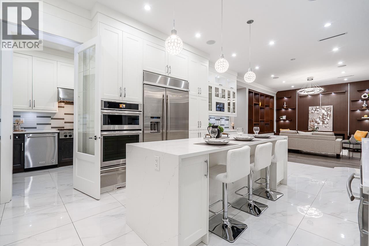 8433 10TH AVENUE, Burnaby